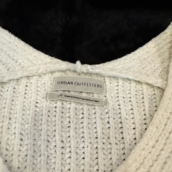 Urban outfitters relaxed fit sweater - Picture 3 of 4